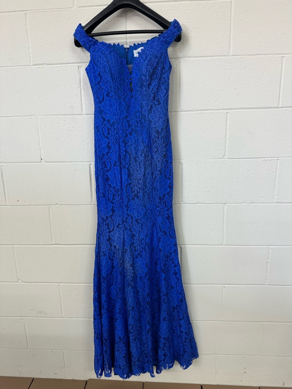 Women’s- Amelia Off-Shoulder Royal Blue Lace Evening Gown